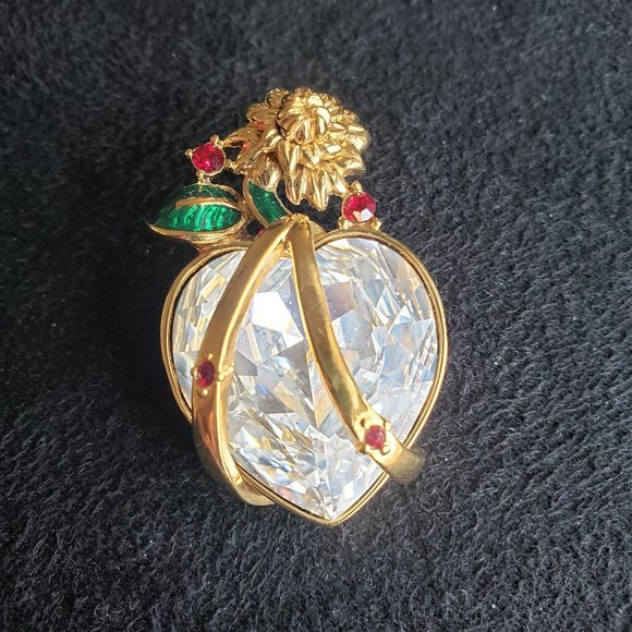 Donald Stannard Gold Brooch for Arlene Dahl- Chrysanthemums Heart - Picture 3 of 15